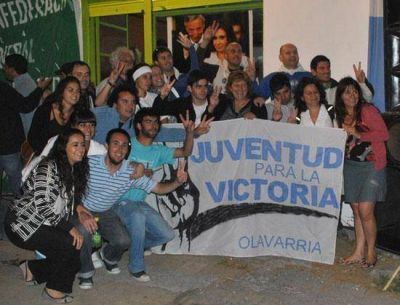 La Agrupaci�n N�stor Kirchner sali� al cruce de la Sociedad Rural