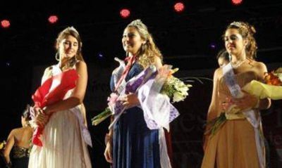 Mayra Erro se consagr� Reina provincial de la Frambuesa