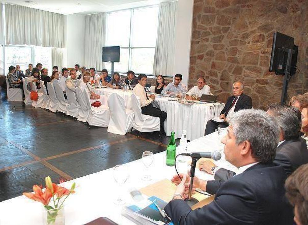 El Gobernador presidi� la reuni�n de la Comisi�n de Control y Seguimiento de Recursos Provinciales 