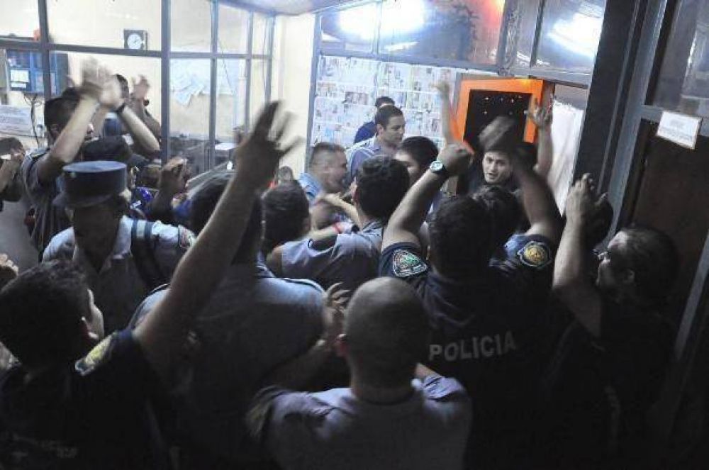 M�s efectivos de la Policia de Misiones se suman al autoacuartelamiento en el Comando Radioel�ctrico
