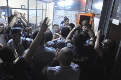 M�s efectivos de la Policia de Misiones se suman al autoacuartelamiento en el Comando Radioel�ctrico