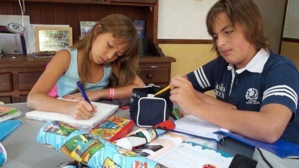 Definen oferta a docentes, con un ojo en la paritaria nacional