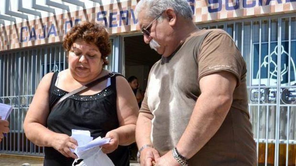 Rehenes de una obra social que no presta servicios pero hace descuentos