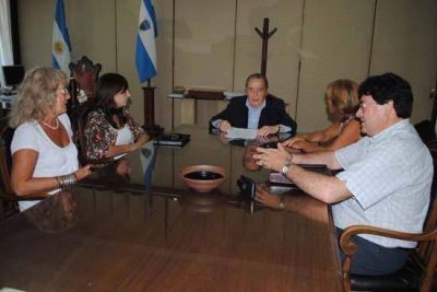 Jorge se reuni� con legisladores nacionales y aval� a CFK en el reclamo por Malvinas