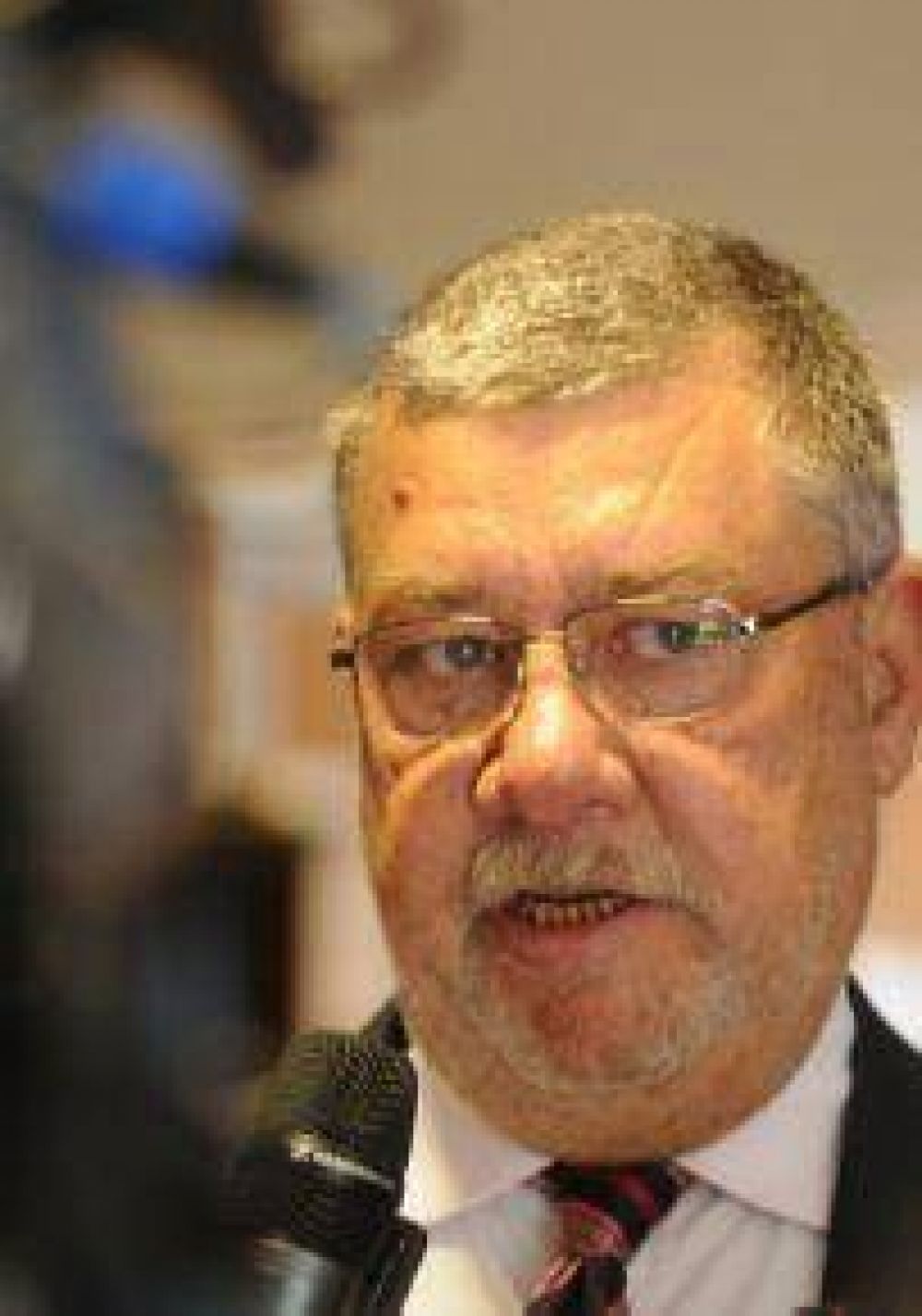 Meza Evans Le Respondi� Al Consejo De Procuradores