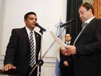 Weretilneck tom� juramento al nuevo secretario general, Juli�n Goinhex