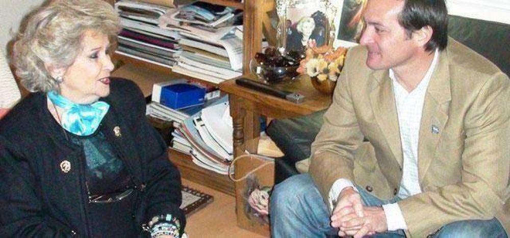 Otra vez prendidos: Bajo la extorsi�n "me voy con Camau" los liberales tienen m�s espacios