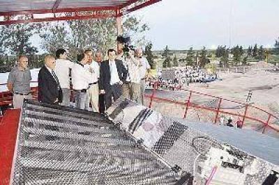 En una jornada hist�rica, Zamora inaugur� la pista de bicicross de la provincia, �nica en Latinoam�rica