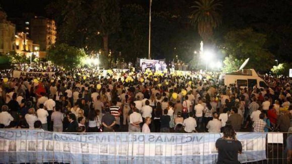 Una multitud reclam� justicia junto a la familia Marchese