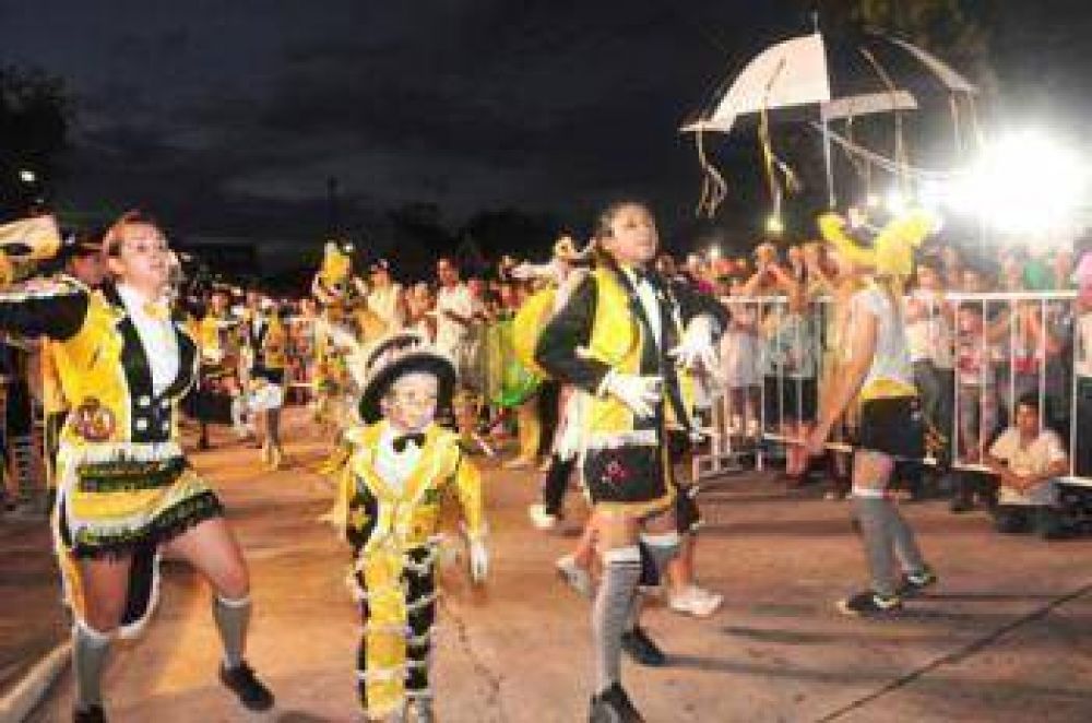 Los carnavales se vivieron en Ituzaing� con m�s de 10 mil personas por noche
