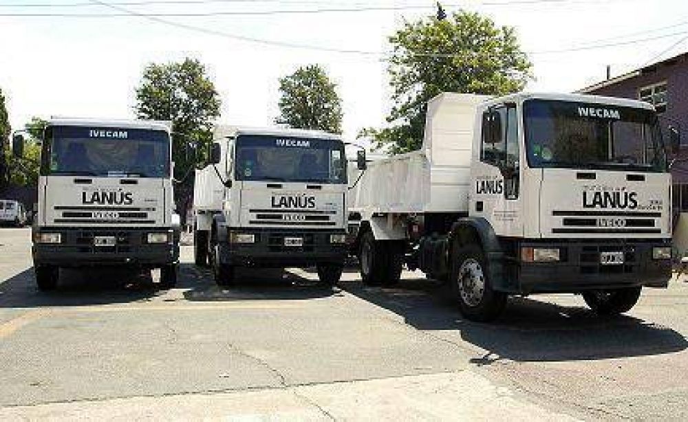 EL MUNICIPIO DE LAN�S INCORPOR� CUATRO NUEVOS CAMIONES A SU PARQUE AUTOMOTRIZ