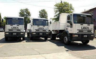 EL MUNICIPIO DE LAN�S INCORPOR� CUATRO NUEVOS CAMIONES A SU PARQUE AUTOMOTRIZ
