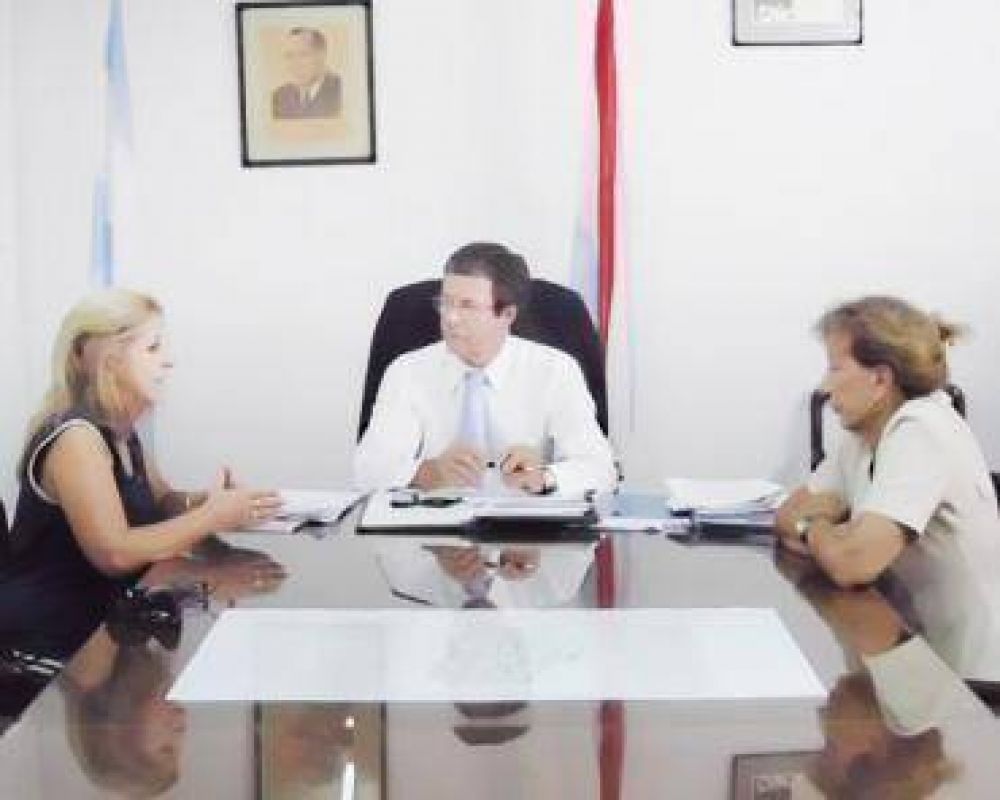Obstetras con el ministros de Salud de la provincia
