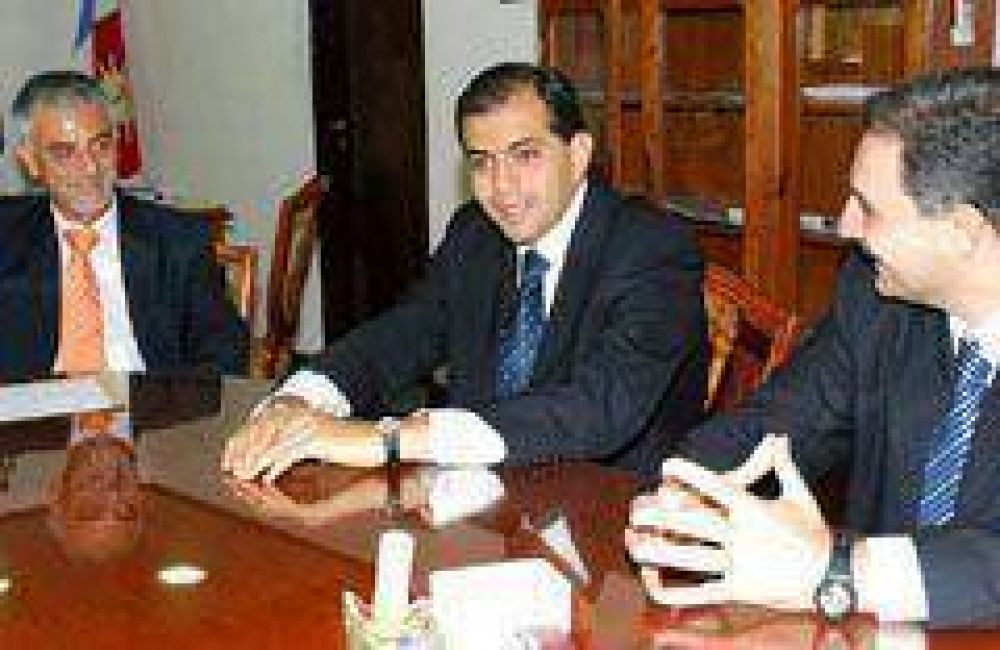 Juez quiere aliarse con la UCR en C�rdoba 