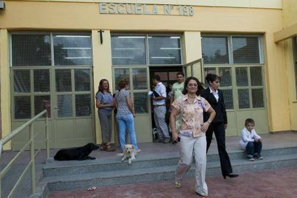 La Gobernadora recorri� escuelas