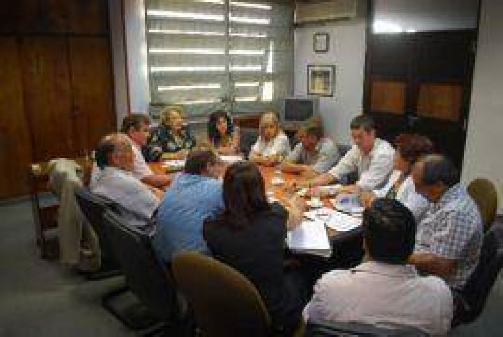 Discusi�n salarial: el STJ se reuni� con gremios y asociaciones