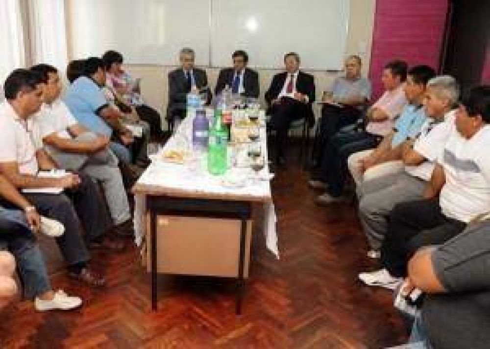 Habr�a principio de acuerdo entre el Gobierno provincial y el Frente de Gremios Estatales por la recategorizaci�n 