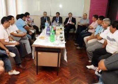 Habr�a principio de acuerdo entre el Gobierno provincial y el Frente de Gremios Estatales por la recategorizaci�n 