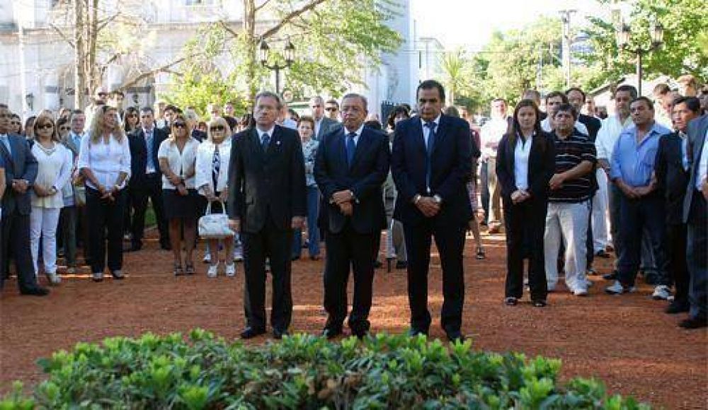 Con un breve acto se conmemor� el 192� aniversario del Tratado del Pilar