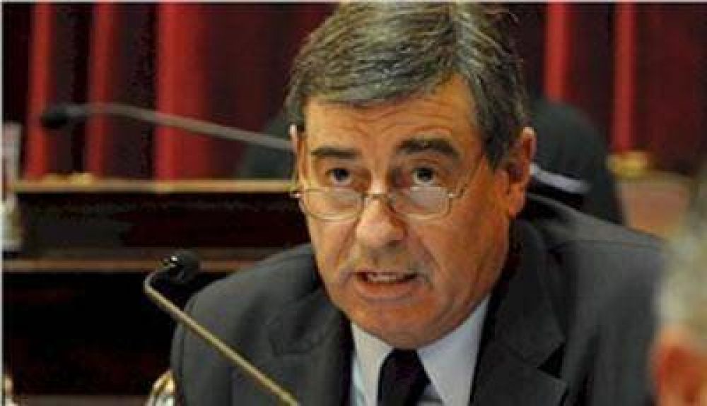 "Quisiera saber si Buzzi vender�a sus bienes por el 3% de lo que valen"