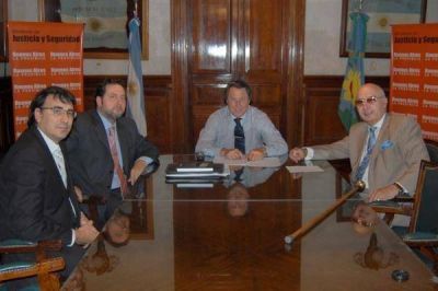 Gorosito se reuni� con casal para abordar diversos temas