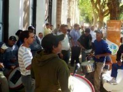 San Pedro: Trabajadores toman la Municipalidad por tiempo indeterminado