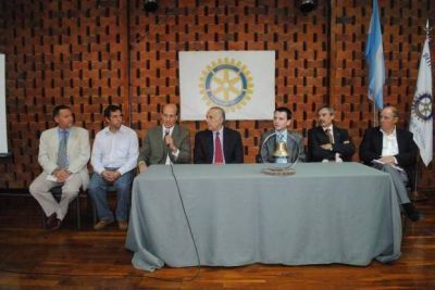 San Nicol�s y Ramallo recibieron desfibriladores