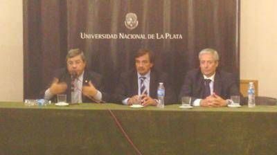 Desde la UCR piden que la regionalizaci�n otorgue m�s autonom�a a los municipios