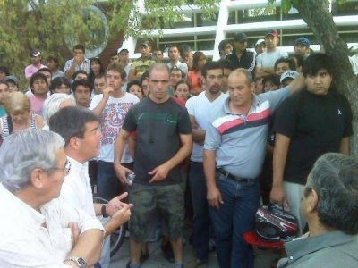 Carnes Pampeanas dice que est� en crisis y le propuso a sus empleados una reducci�n salarial para no cerrar