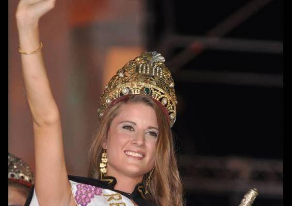  VICTORIA DIONE ES LA FLAMANTE REINA DE LA VENDIMIA DE CAPITAL