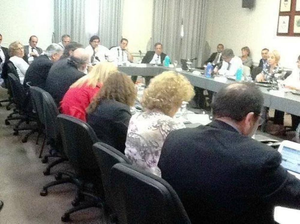 El Ministro Sosa inform� ante el Consejo Federal de Educaci�n el incremento salarial de San Luis