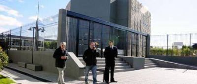 Complicado por la tragedia de Once, De Vido viaj� a la tumba de N�stor