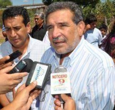 El Ejecutivo defendi� su pol�tica salarial y el aumento del 10%