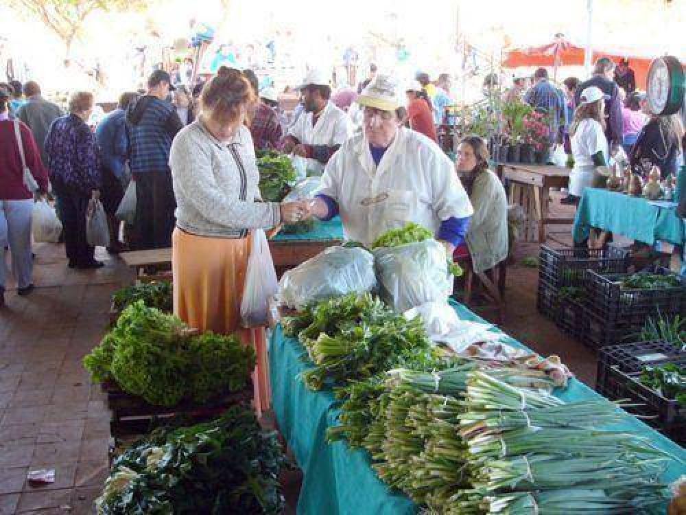 Feriantes reciben un mill�n de pesos para paliar efectos de la sequ�a