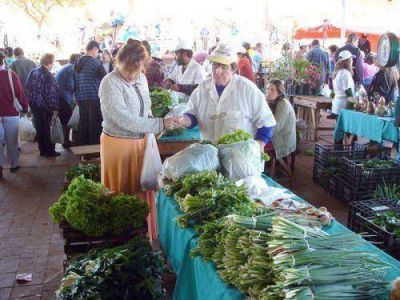 Feriantes reciben un mill�n de pesos para paliar efectos de la sequ�a
