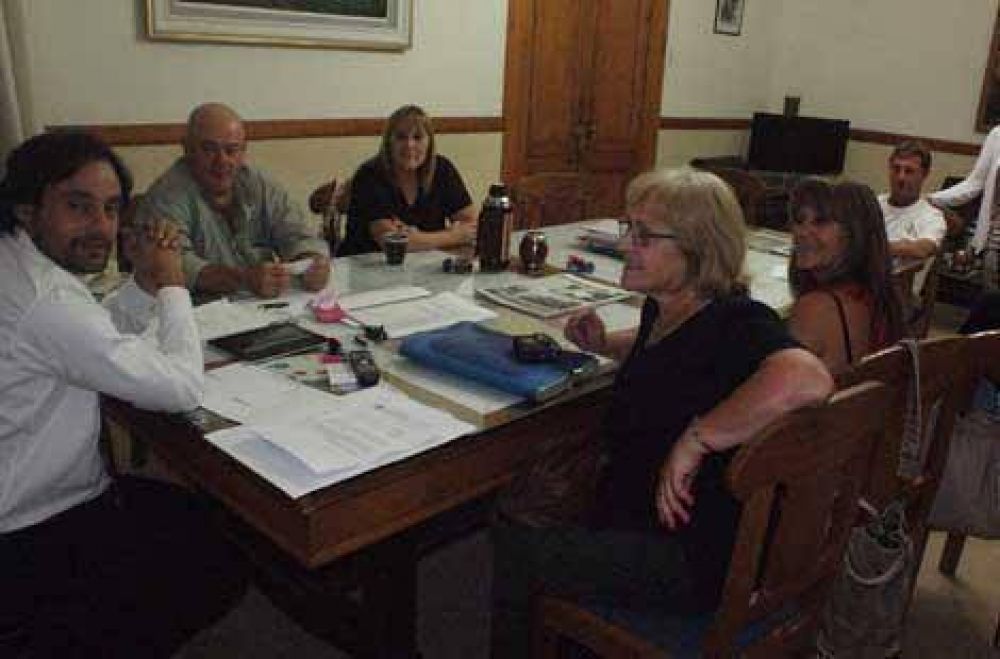Acuerdo entre el Municipio y el Hogar San Roque para el cuidado de 150 perros 