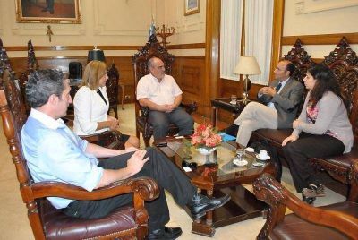 Sindicatos de polic�as entregaron un petitorio en la Casa de Gobierno provincial