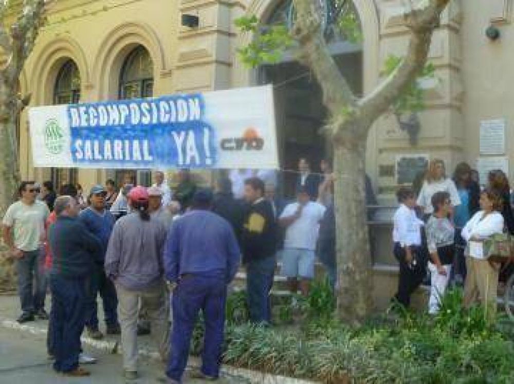 Trabajadores analizan las propuestas del ejecutivo