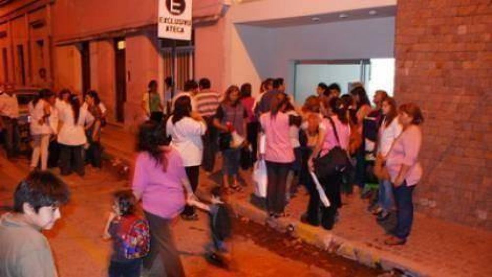 Docentes reclamaron en ATECA contra el acuerdo