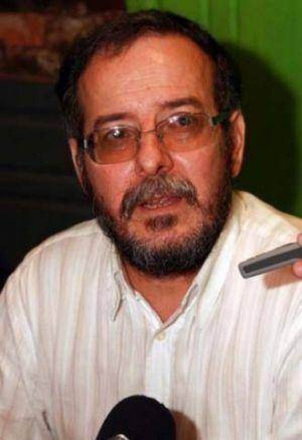 Carlos Mart�nez �El Gobierno Provincial viola la Ley de Inteligencia Nacional�