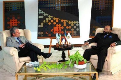El Gobernador se reuni� con el embajador de Angola en Argentina  