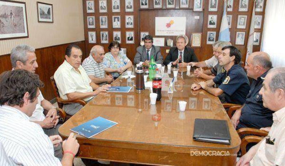 Preocupados por la seguidilla de robos, comerciantes se reunieron con autoridades