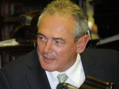 Benedetti: "Desde que asumi� Urribarri, la deuda de la provincia aument� un 74,2%"