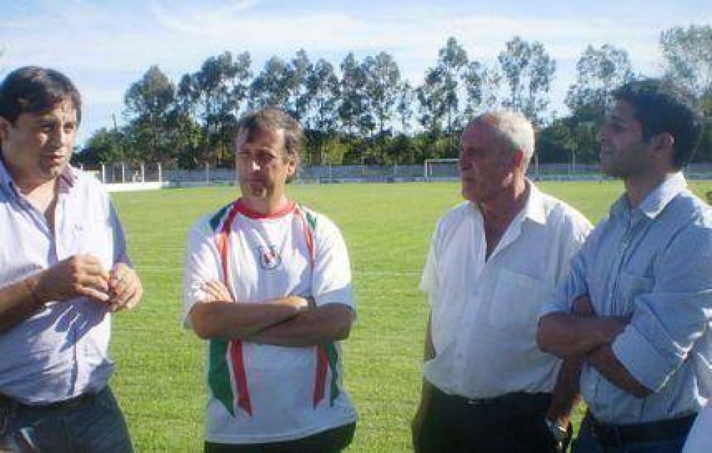 �Manino� Iriart no se olvida de sus or�genes y apuesta al fortalecimiento de instituciones de la regi�n 