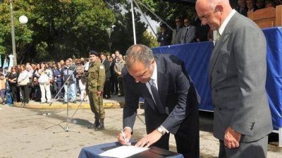 Buzzi volvi� a recordarle a las petroleras su deber de invertir