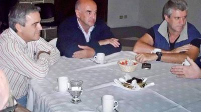 El Frente para la Victoria debati� estrategias en Esquel