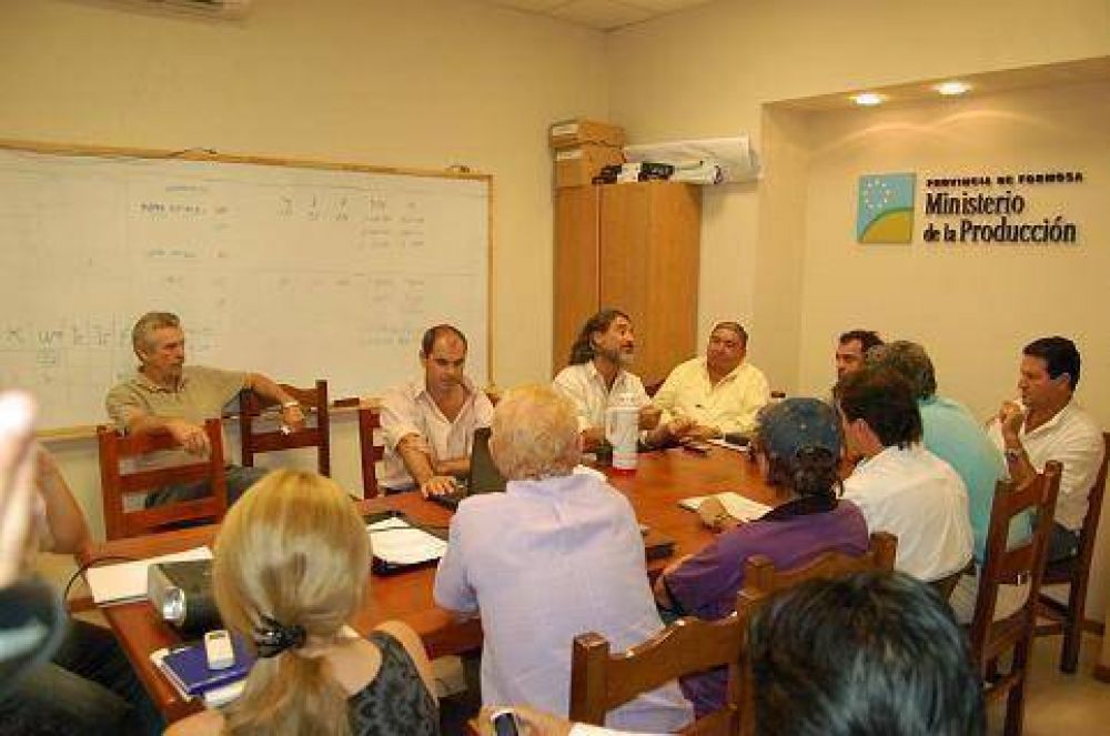 Firmaron convenio de cooperaci�n  entre Producci�n y Vida Silvestre.