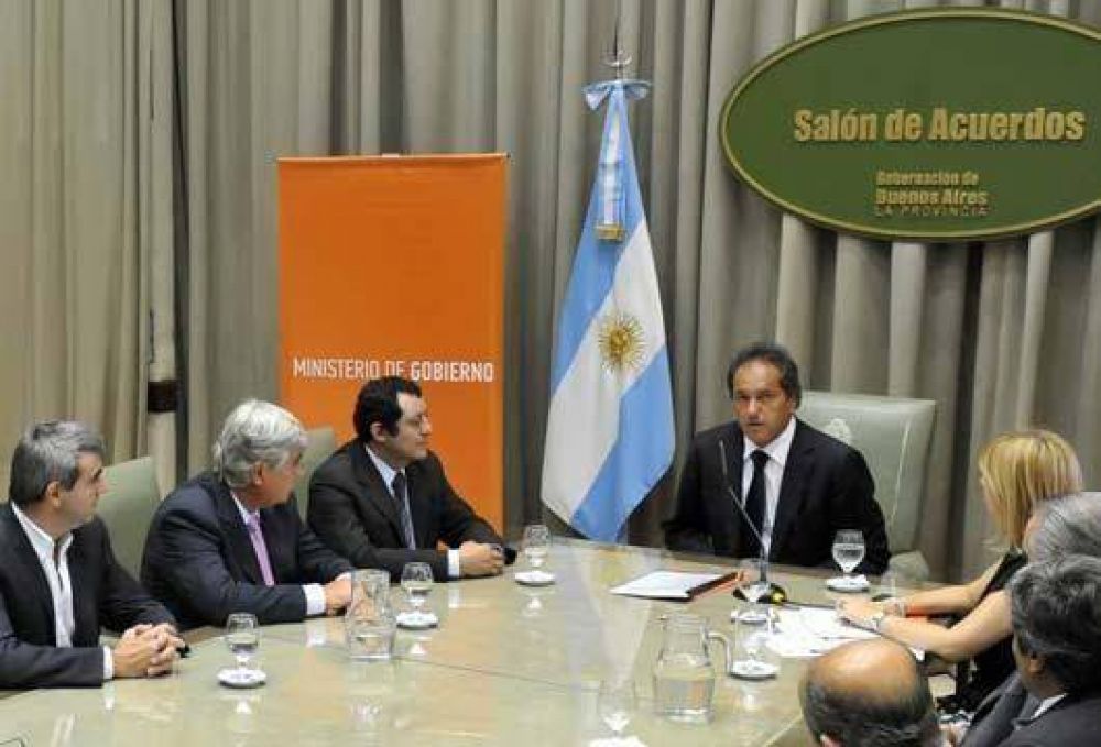 Gesti�n con intendentes y legisladores