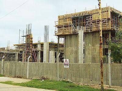ECHEVERRIA: Avanza la construcci�n del Hospital del Bicentenario
