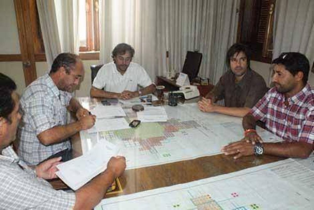 El Ejecutivo y el Sindicato Municipal firmaron un acuerdo salarial del 20%